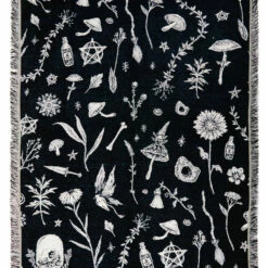 RUG1 Hedgewitch Woven Blanket