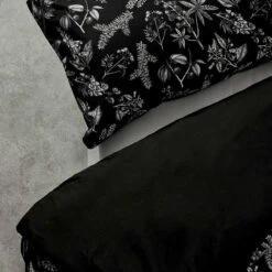 HOM1 Poisonous Plants Bedding Set (Single) -Cheap Disturbia Shop poision single det 2ddbe012 687a 440d 9157 3d5d0d93763d 800x